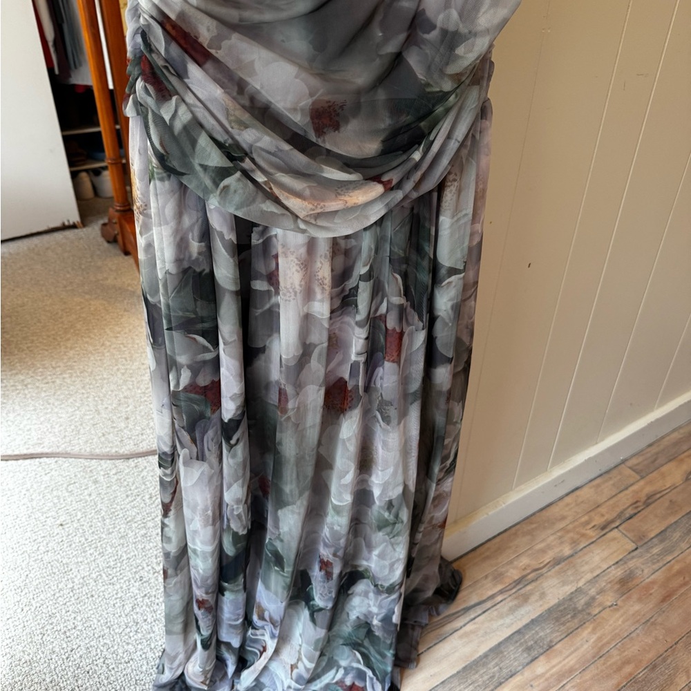 NWT never worn Abercrombie & Fitch Floral Print Maxi Dress - Picture 4 of 6